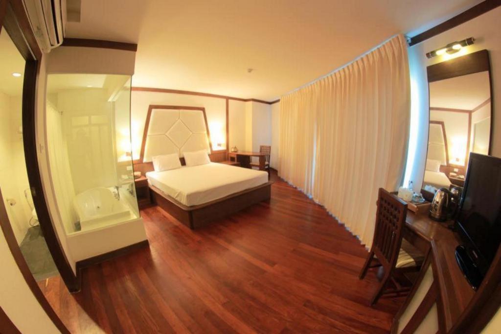 River City Hotel Мукдахан Экстерьер фото