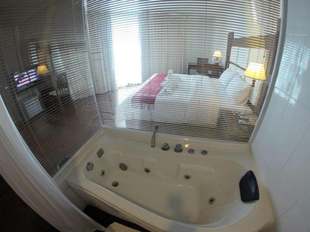 River City Hotel Мукдахан Экстерьер фото