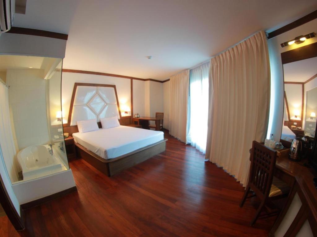 River City Hotel Мукдахан Экстерьер фото